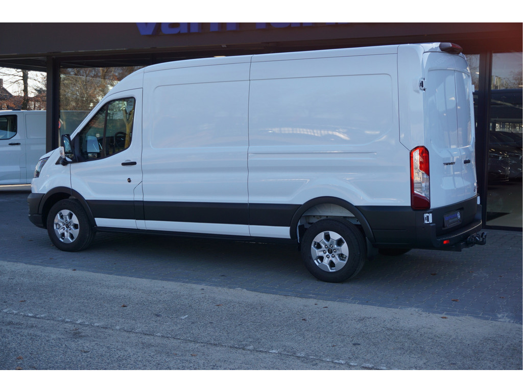 50041496-ford-transit-3