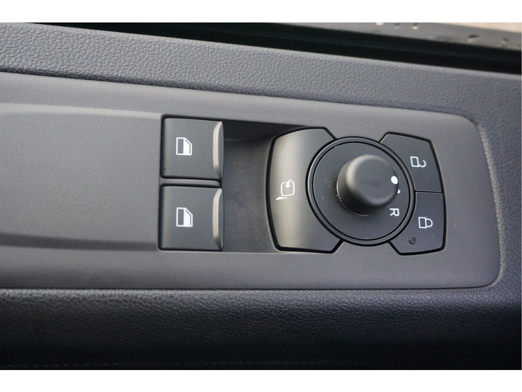 50044885-ford-transit-custom-14