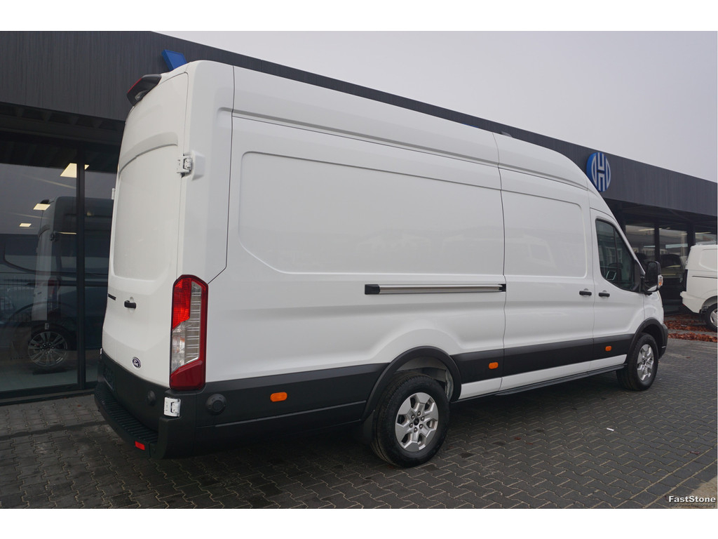 50189863-ford-transit-4
