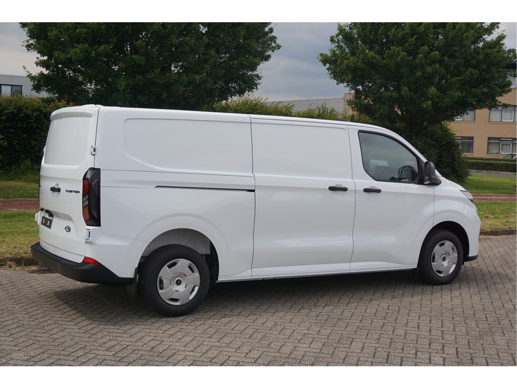 50594693-ford-transit-custom-4