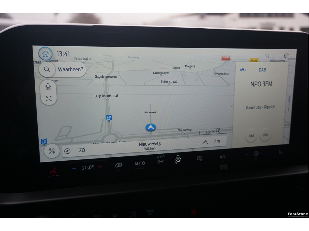 50989375-ford-transit-custom-16