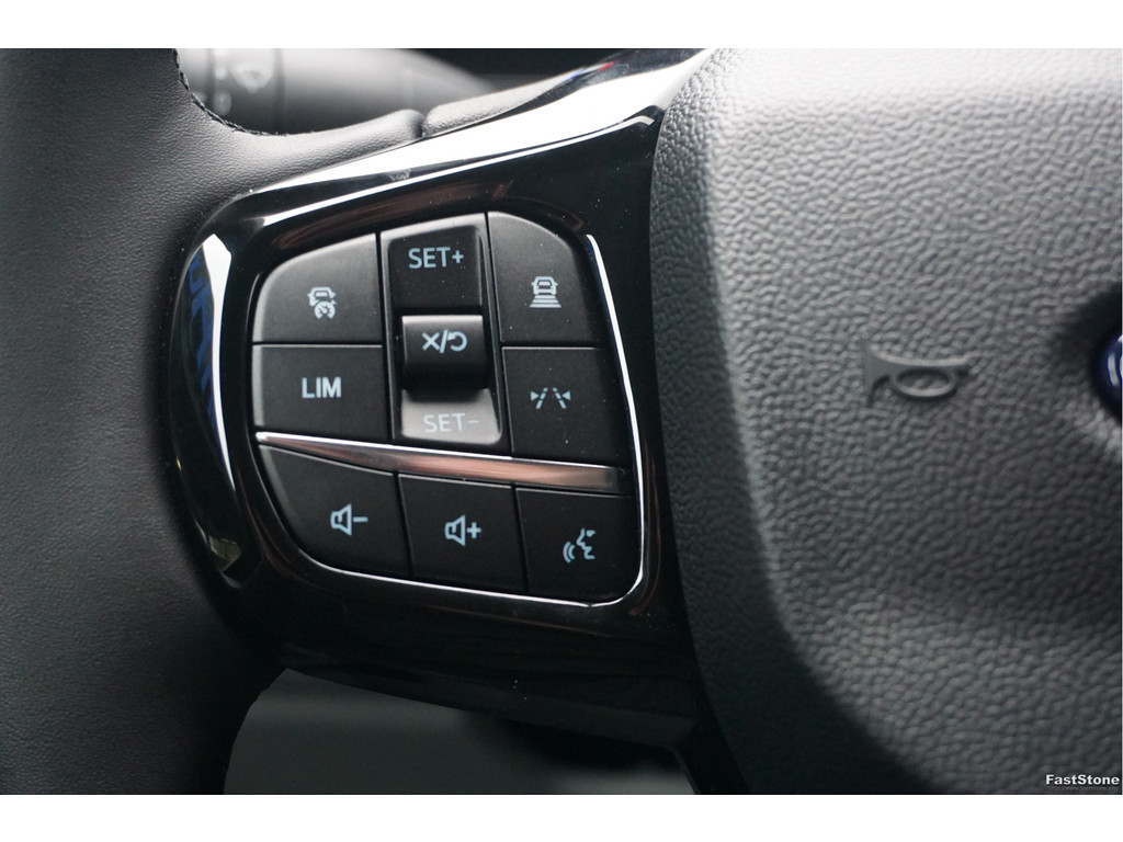 50989375-ford-transit-custom-18