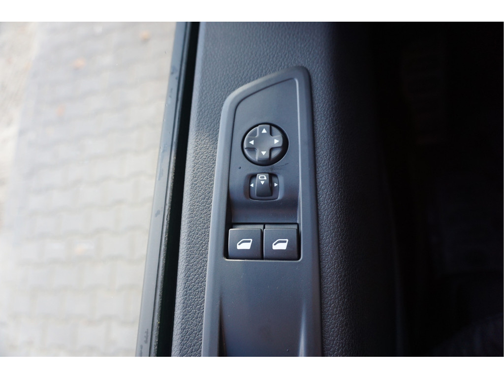 51023751-citroen-jumpy-13