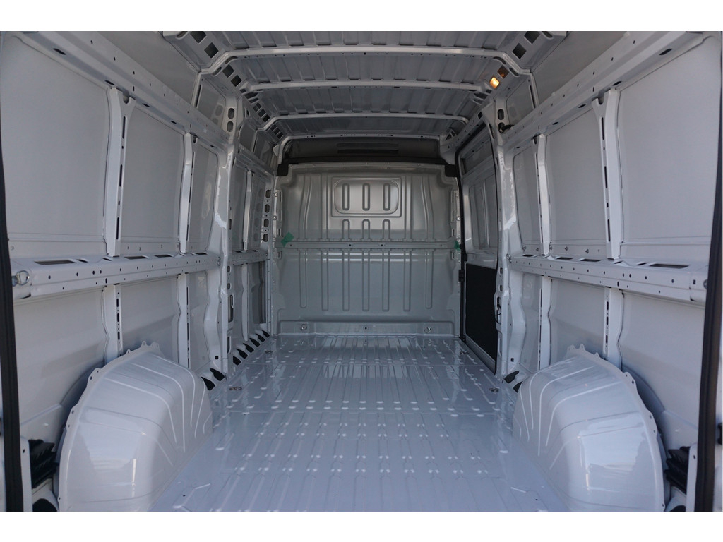 51024027-citroen-jumper-7