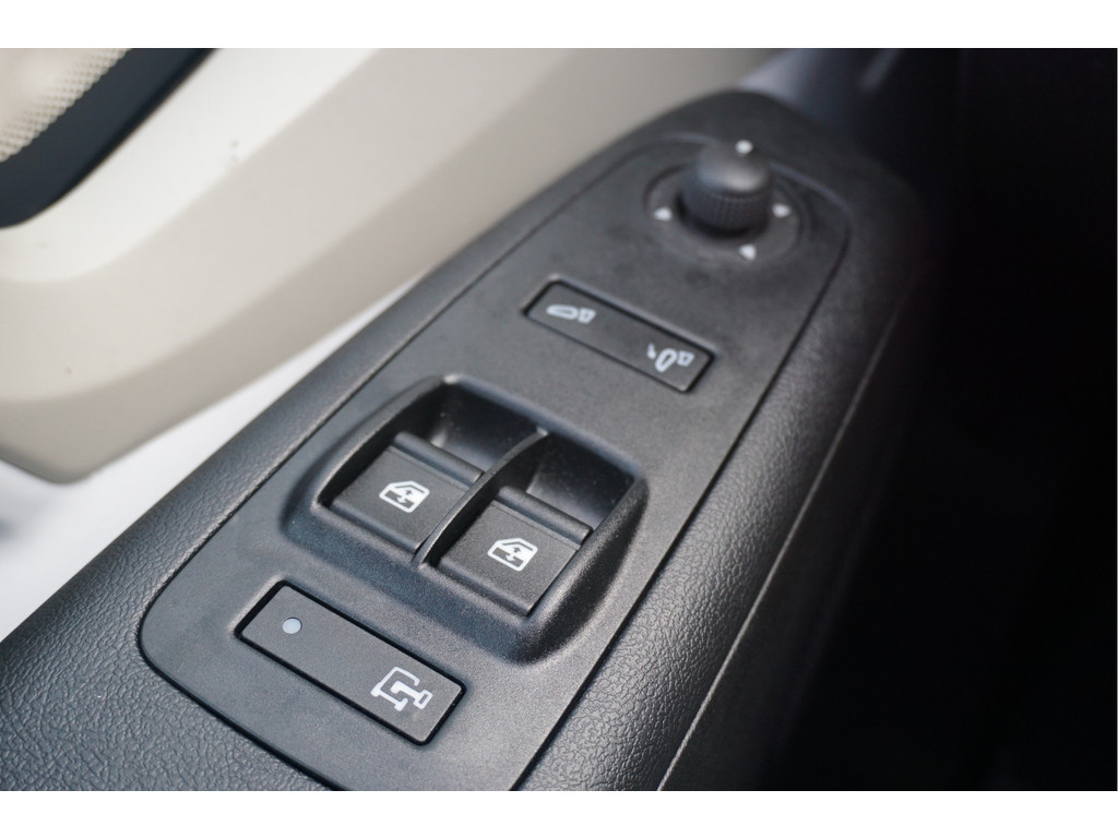 51046774-peugeot-boxer-15