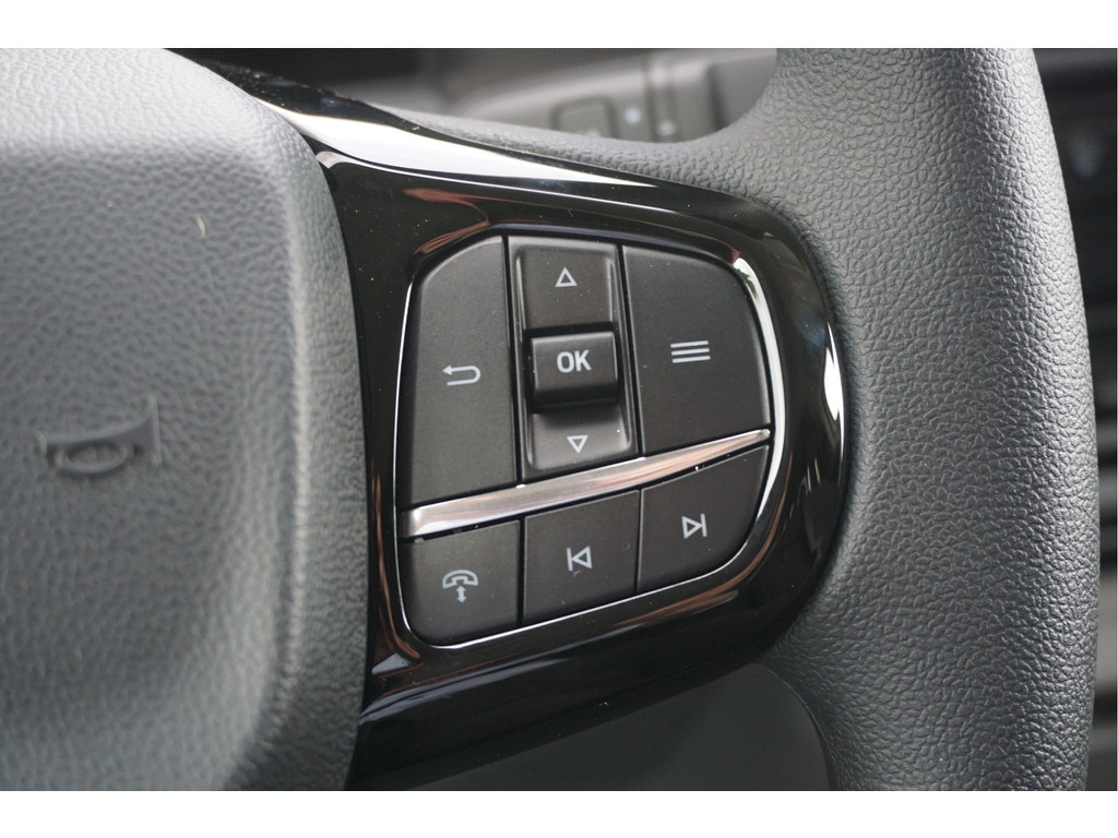 51246493-ford-transit-custom-15