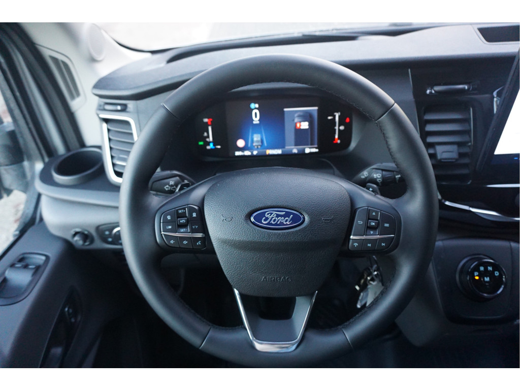 52166507-ford-transit-10