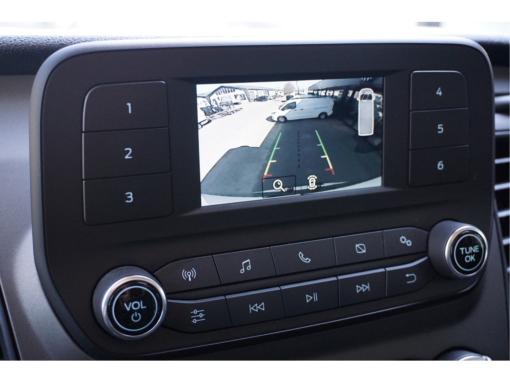 52167340-ford-transit-11