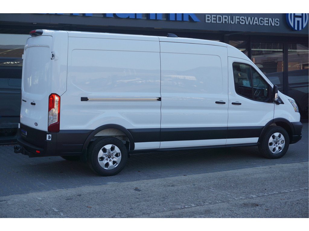 52169931-ford-transit-4