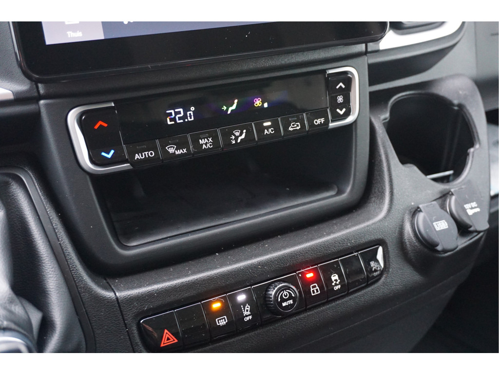 52176852-citroen-jumper-15