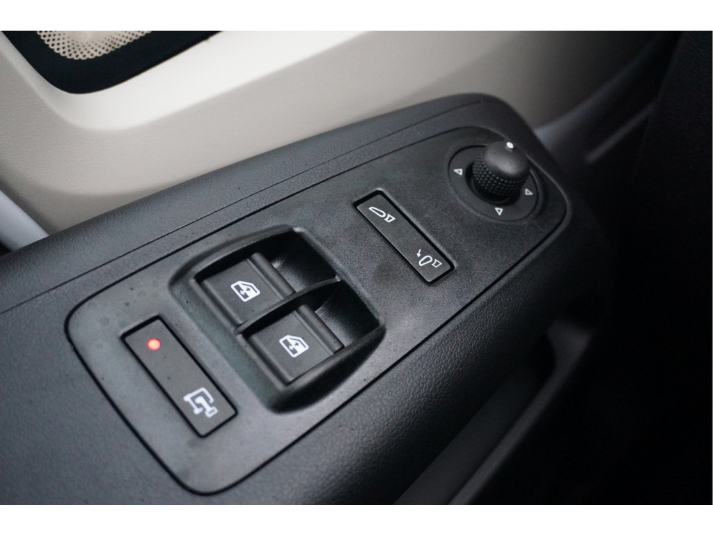 52176868-citroen-jumper-17