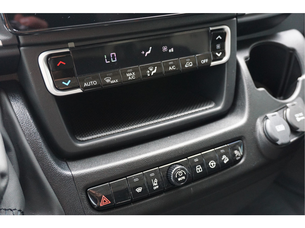 52177278-citroen-jumper-15