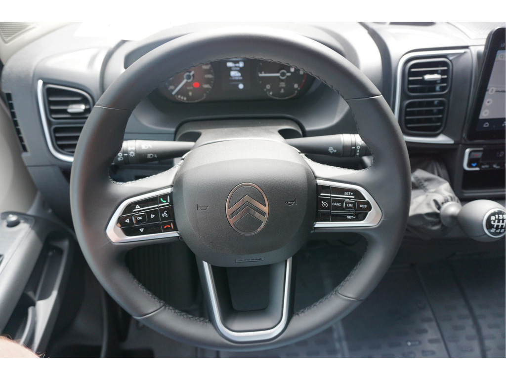 52177640-citroen-jumper-11