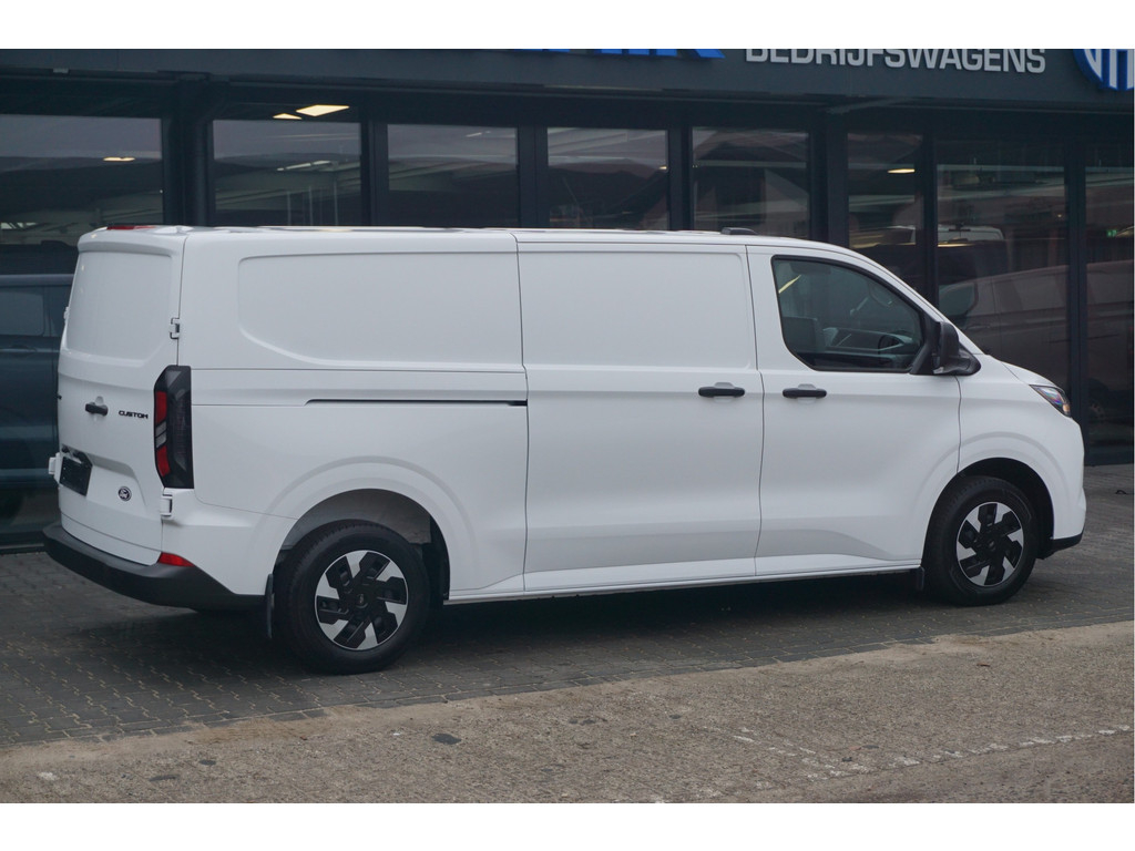 52369826-ford-transit-custom-4