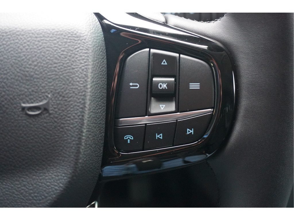 52369898-ford-transit-custom-14