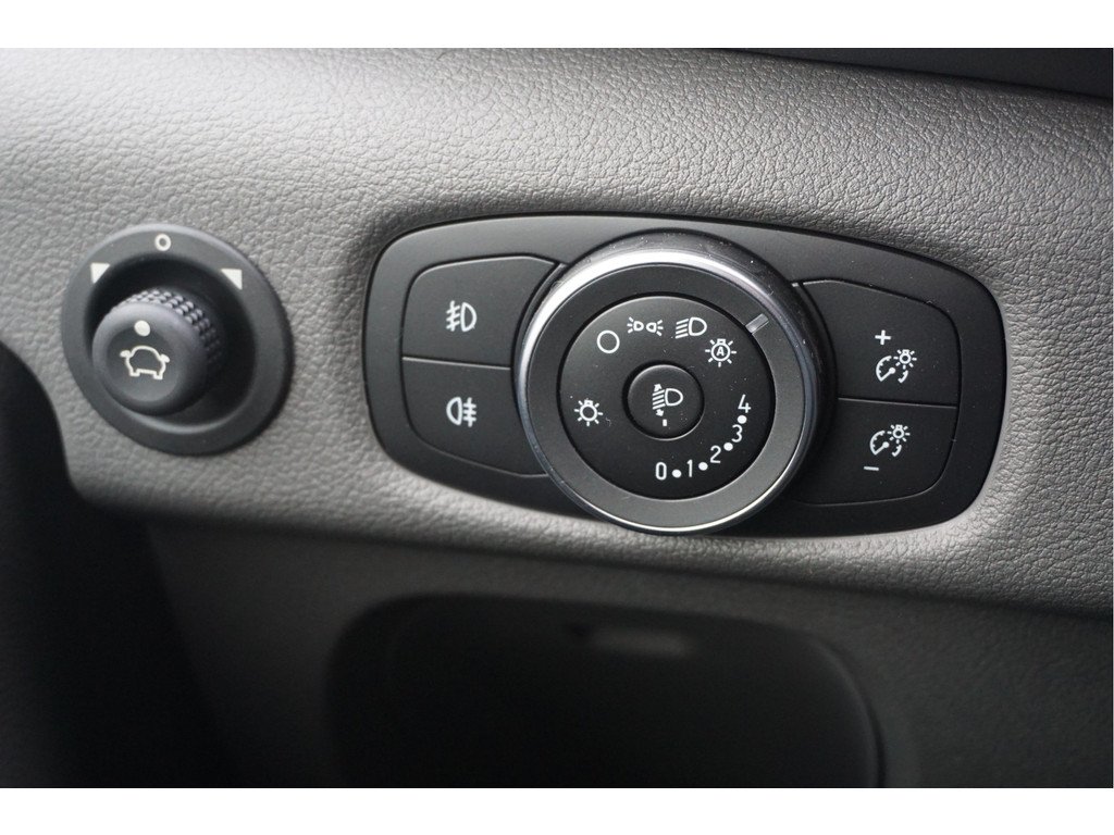 52746568-ford-transit-16