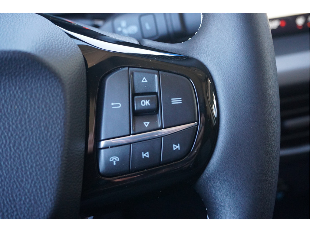53163362-ford-transit-courier-15