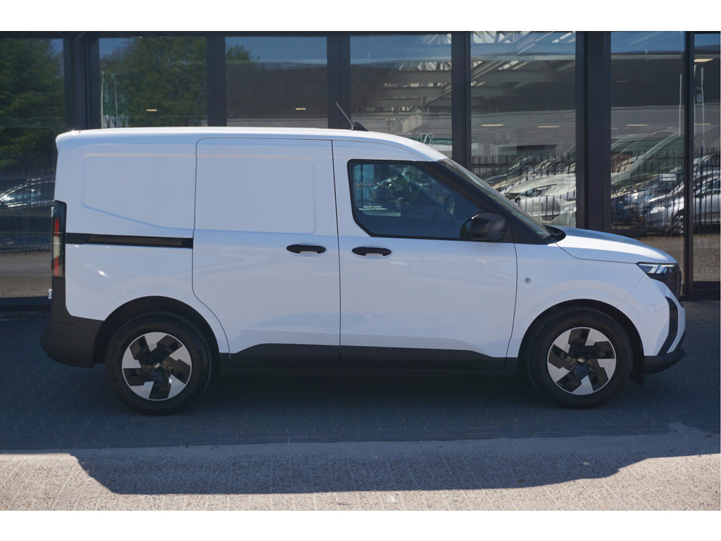 53163362-ford-transit-courier-5