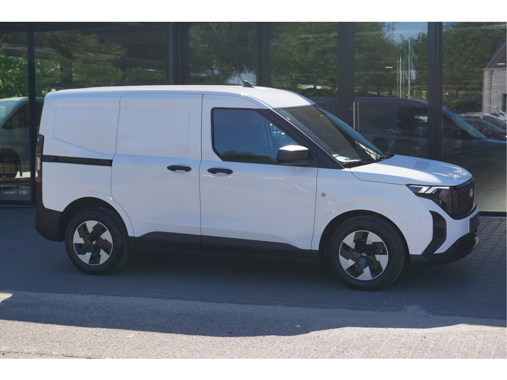 53308723-ford-transit-courier-6
