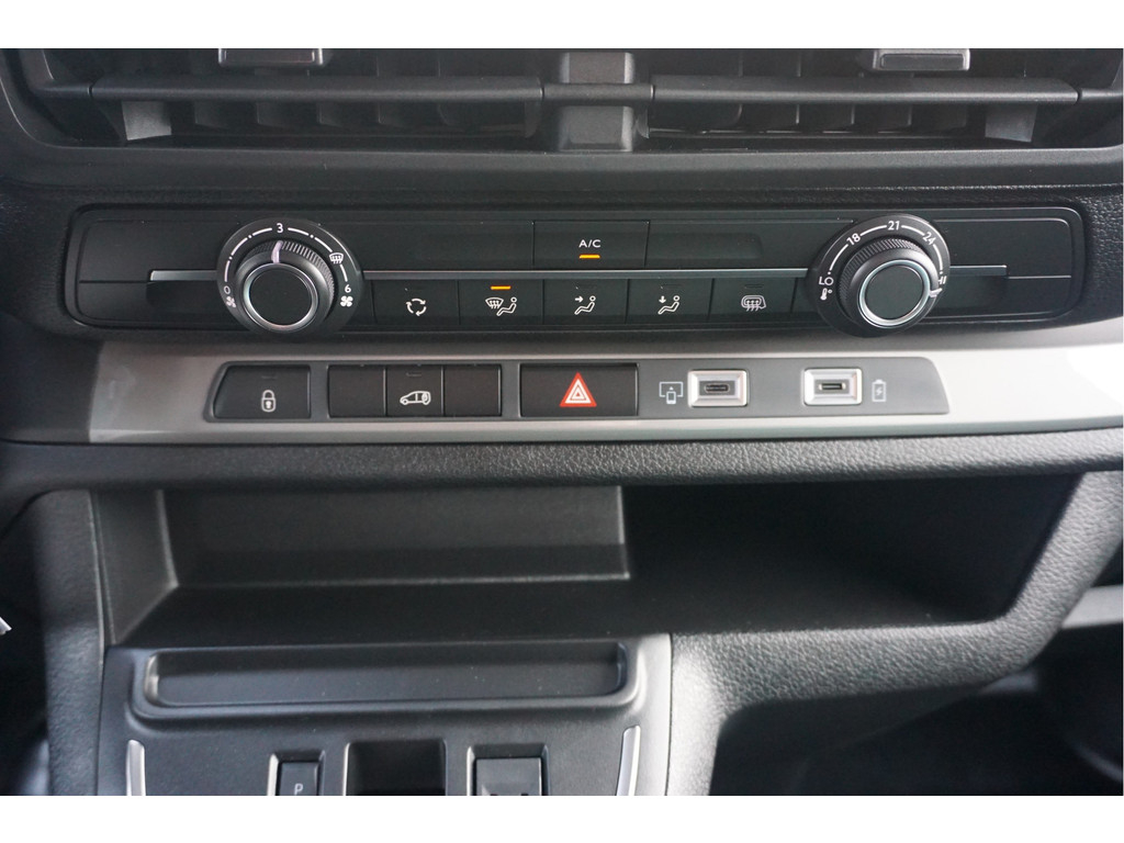 53363523-citroen-jumpy-14