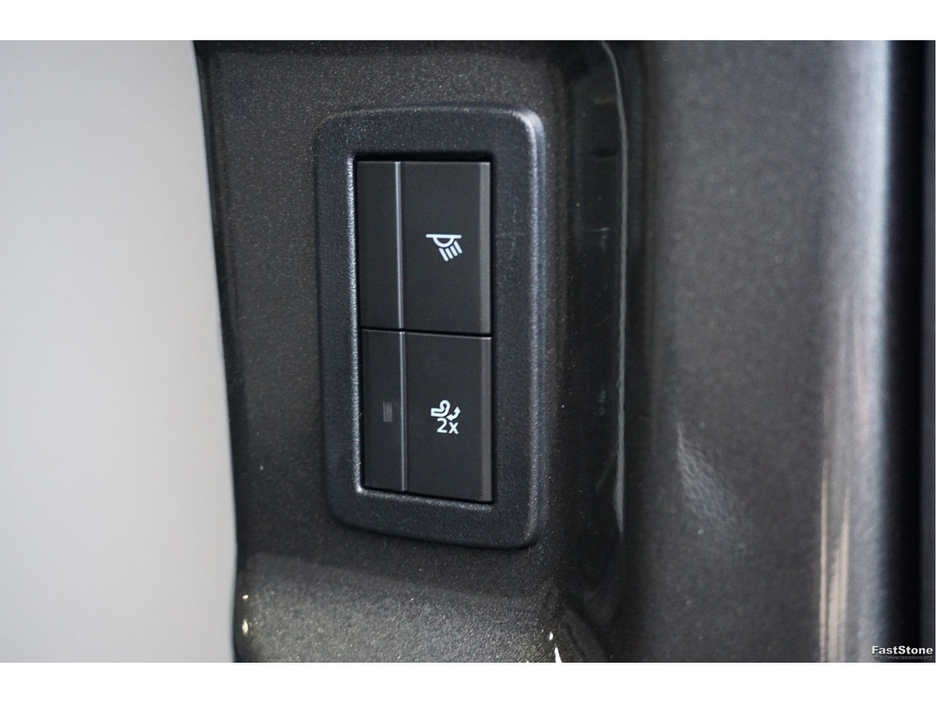 53522442-ford-transit-custom-22
