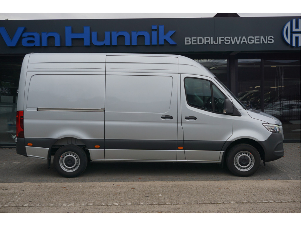 53900492-mercedes-benz-sprinter-5