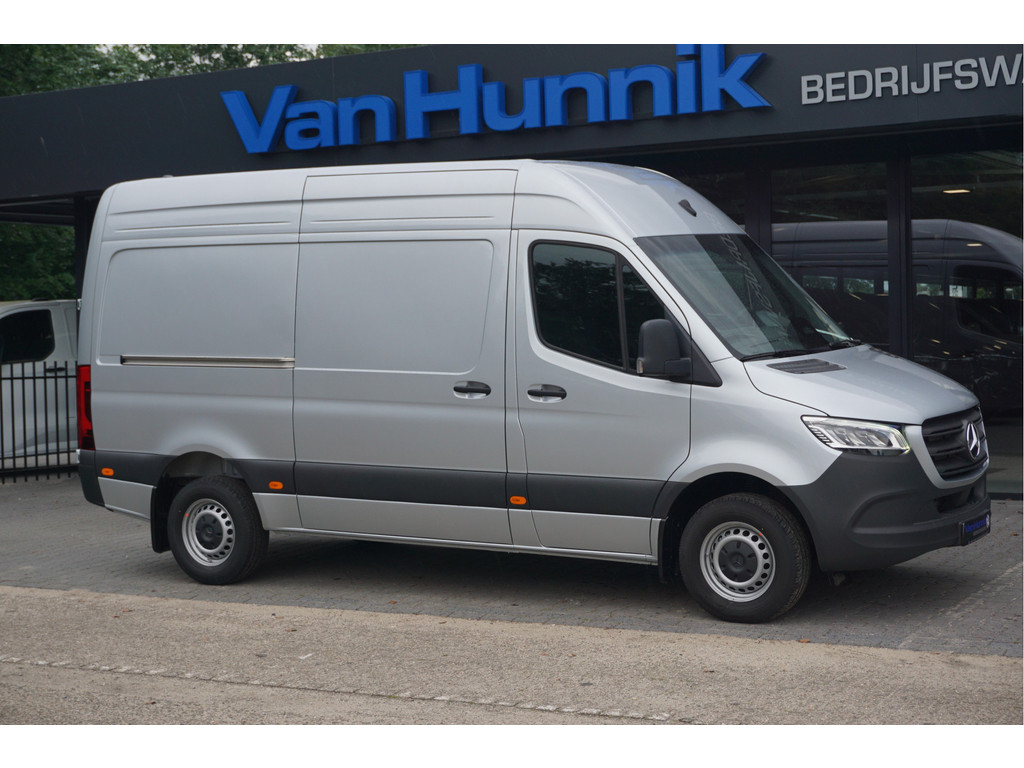 53900492-mercedes-benz-sprinter-6