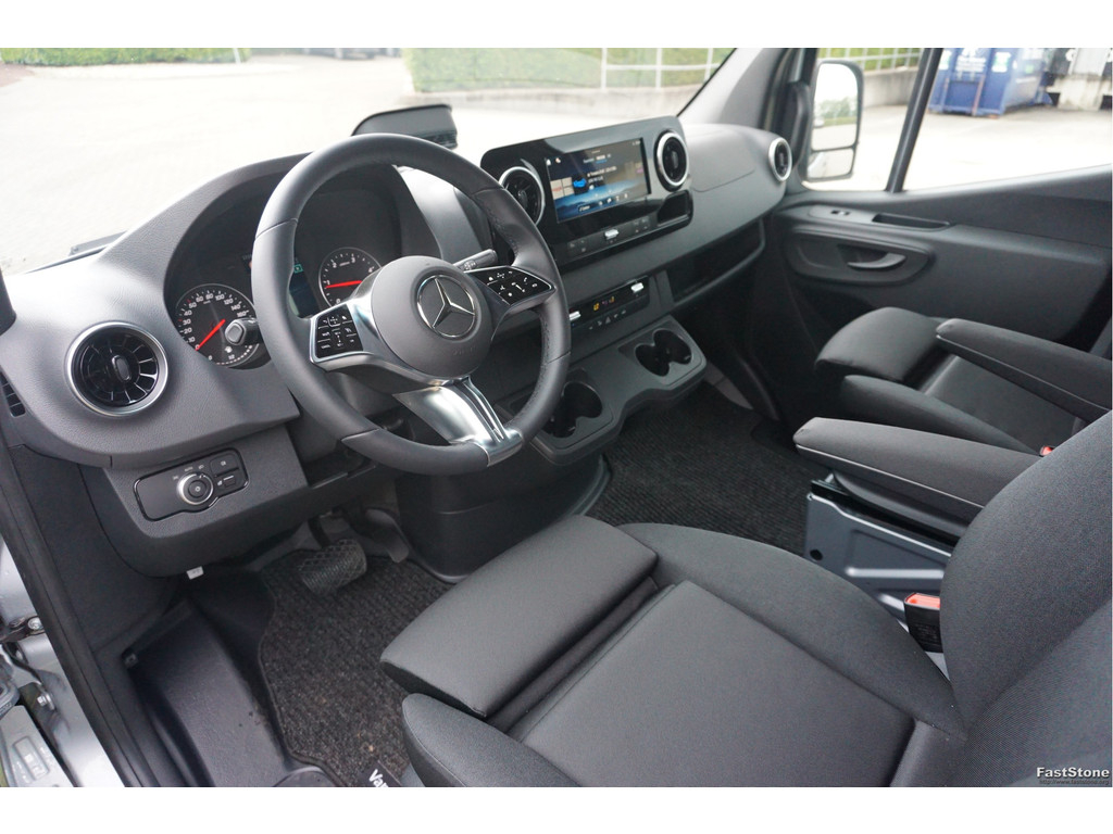 53900492-mercedes-benz-sprinter-8
