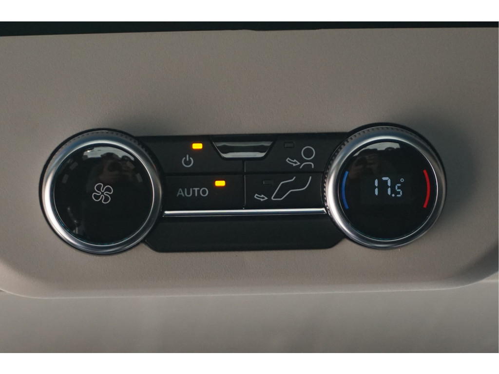 53908858-ford-transit-custom-15