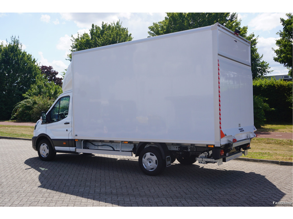 54009348-ford-transit-3
