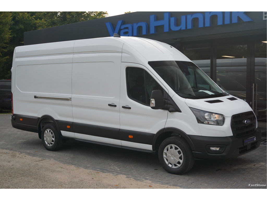 54670354-ford-transit-7