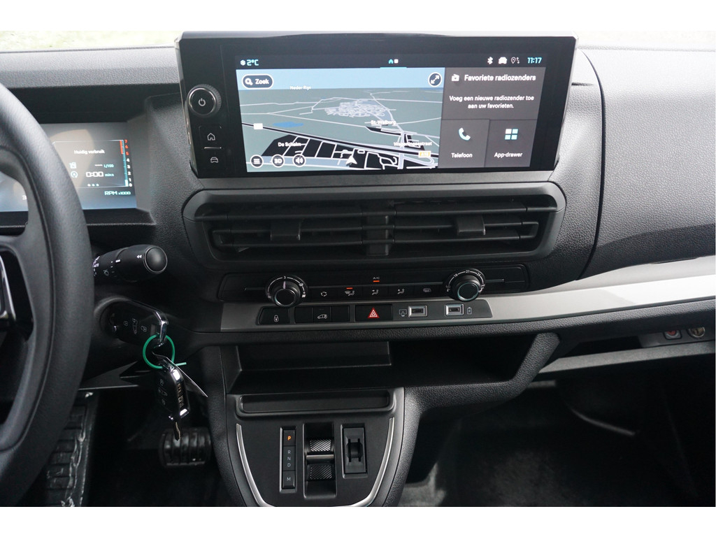 54985817-opel-vivaro-8