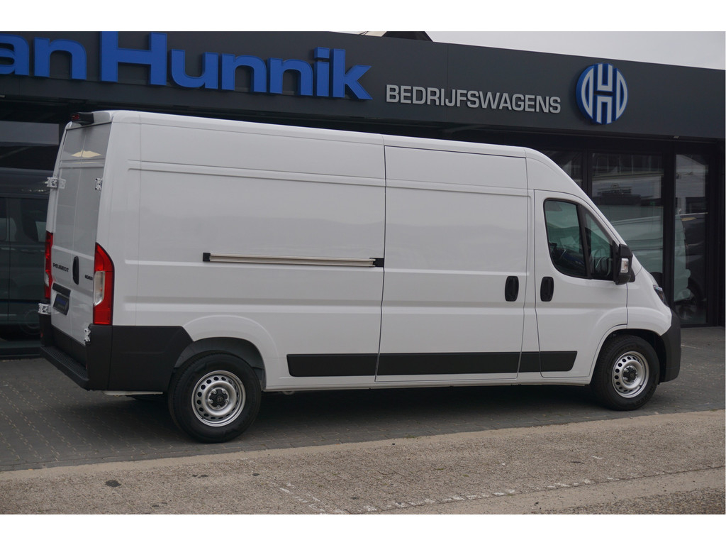 55086888-peugeot-boxer-5