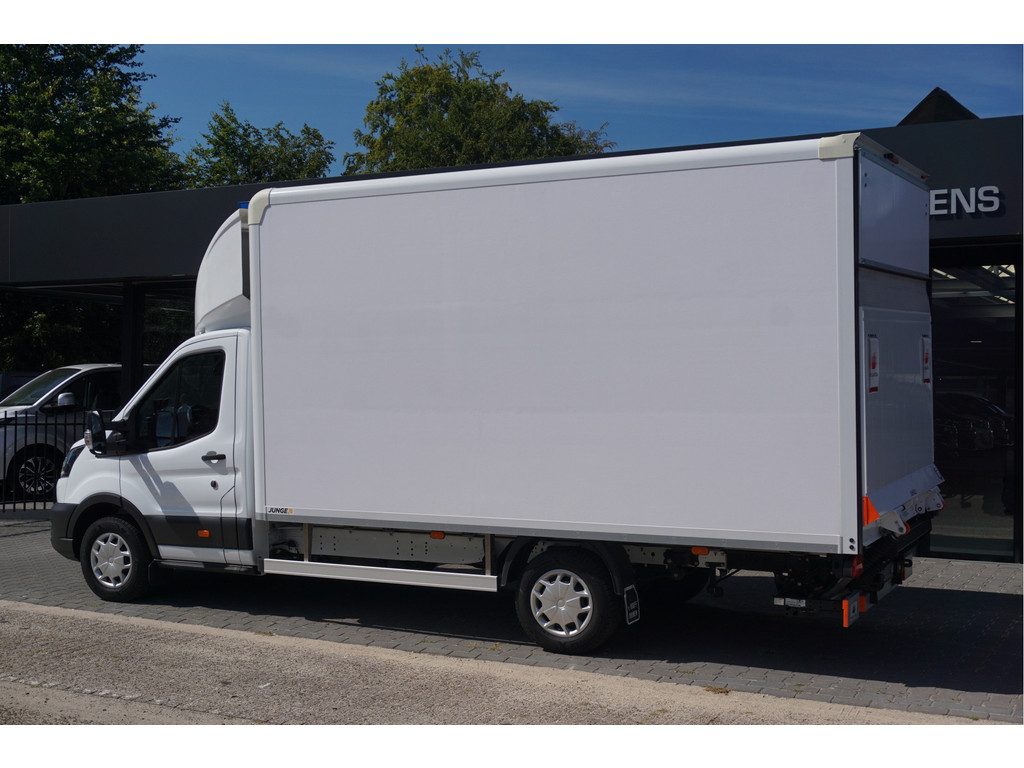55885608-ford-transit-3