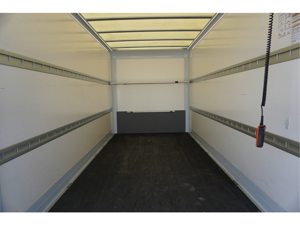 55885608-ford-transit-8