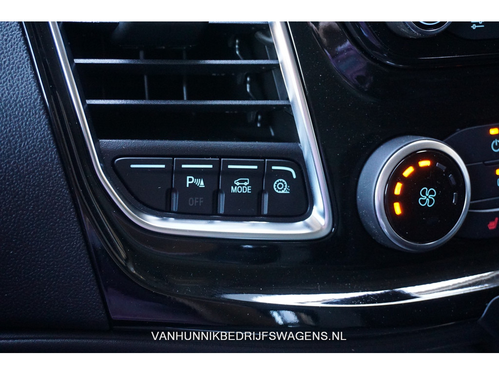 56015082-ford-transit-custom-17