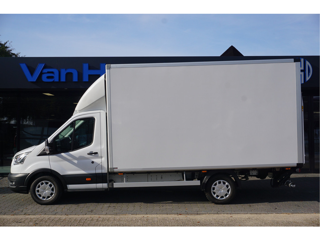 57149062-ford-transit-2