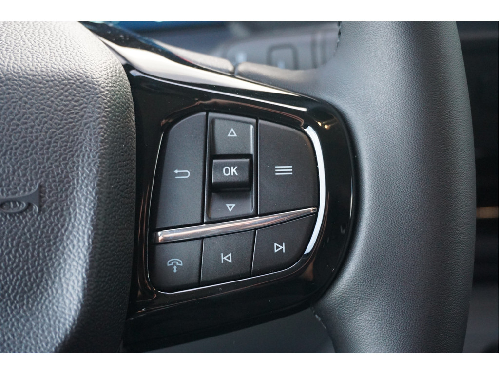 57259198-ford-e-transit-custom-16