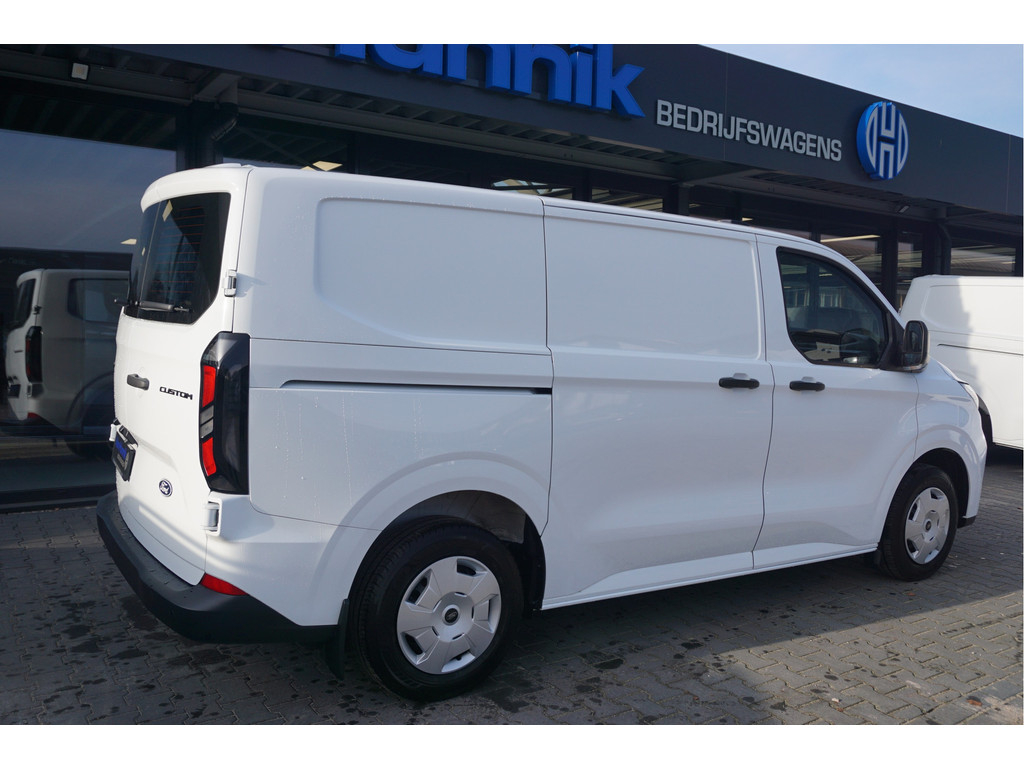 57540579-ford-transit-custom-4