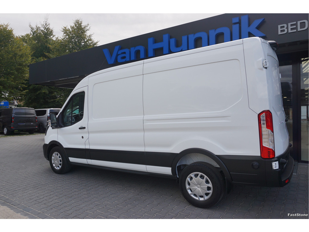 57744956-ford-transit-3