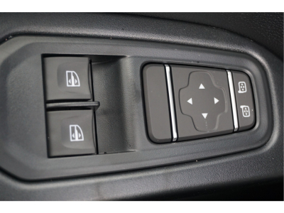 37926122-renault-trafic-18