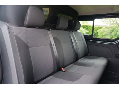 38281705-renault-trafic-16