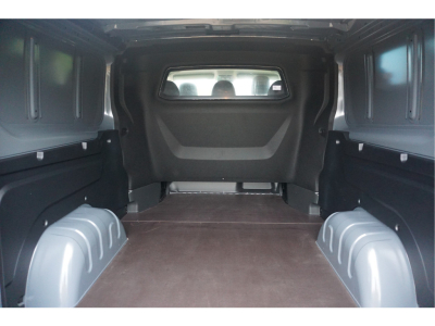 38281705-renault-trafic-7