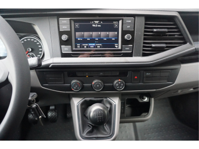 38921718-volkswagen-transporter-11