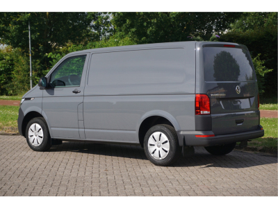 38921718-volkswagen-transporter-3