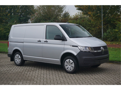 41240952-volkswagen-transporter-6