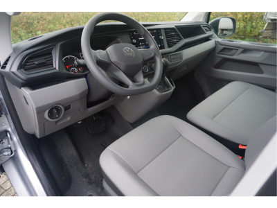 41240952-volkswagen-transporter-9