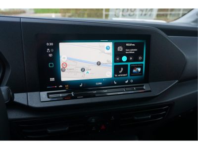 42144808-volkswagen-caddy-maxi-11