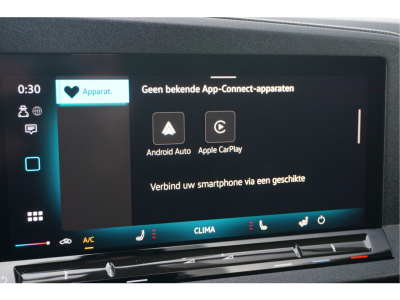 42144808-volkswagen-caddy-maxi-14