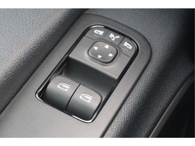 42172713-mercedes-benz-sprinter-13